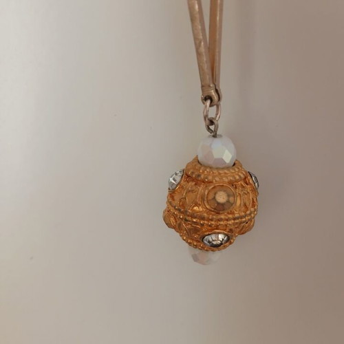 Long necklace like new, gold and white