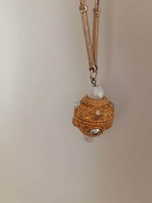 Long necklace like new, gold and white