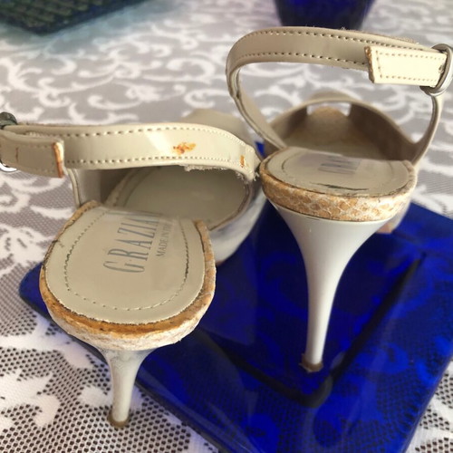 Peep toe shoes Graziana used, beige, size 38