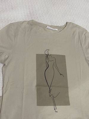 Terranova Beige T-shirt S with Print like new