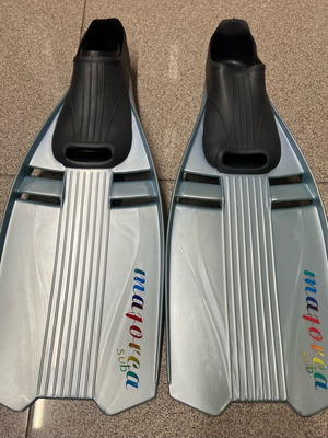 Majorca Sub fins size 31-32 new