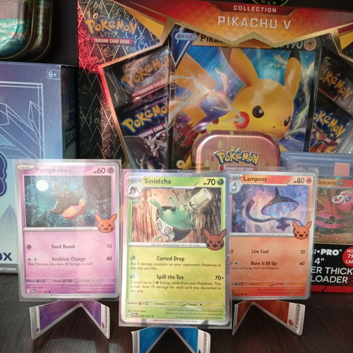 Αυθεντικές κάρτες Pokemon Halloween 2024 Pumpkaboo, Lampent, Sinistcha Holo