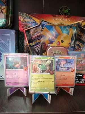 Αυθεντικές κάρτες Pokemon Halloween 2024 Pumpkaboo, Lampent, Sinistcha Holo