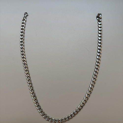 Cuban Link Silver Necklace like new, classic and modern design