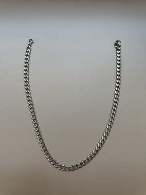Cuban Link Silver Necklace like new, classic and modern design