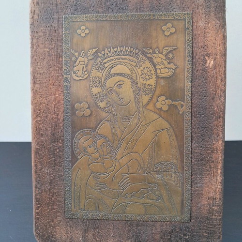 Engraved Virgin Mary image in bronze with wooden frame like new