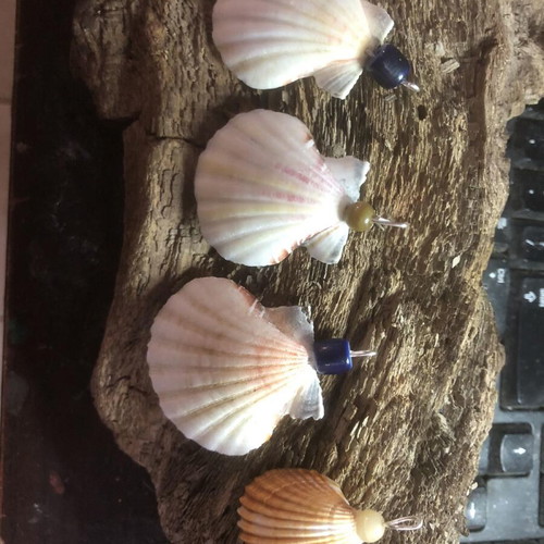 Shell hanging decorations handmade, set of 4, new