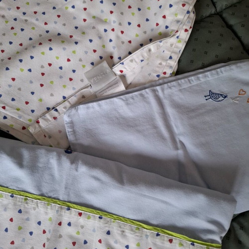 Kentia Bebe crib sheets like new, 3-piece set 100% cotton