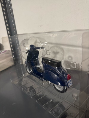 Protar 497 Vespa 125 Primavera blue 1:9 new
