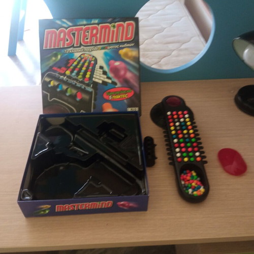 Mastermind board game like new, strategy