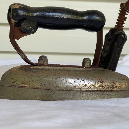 Old iron used with cable for decoration