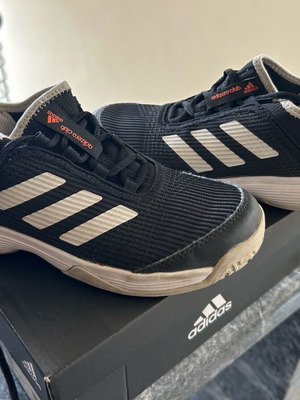 Adidas Adizero Club K детски маратонки за тенис номер 34 употребявани