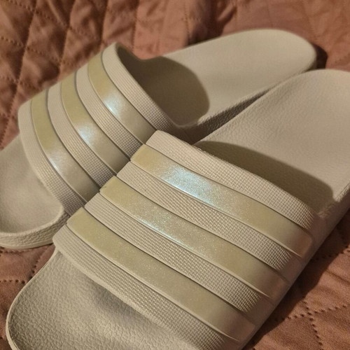 Adidas Adilette Comfort slides women's size 38, grey silver