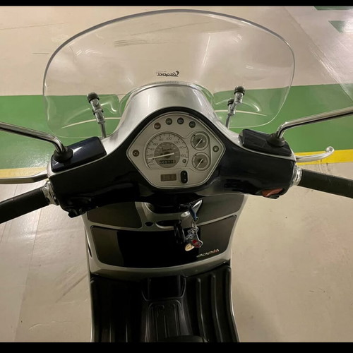 Vespa GTS 300ie used special edition 2013, two-tone