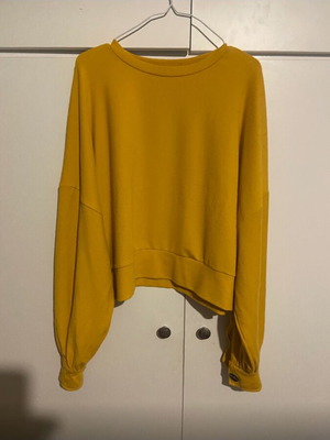 Stradivarius women's blouse medium yellow like new