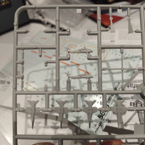 USS Saratoga CV-60 Model Kit 1/720 Used Italeri