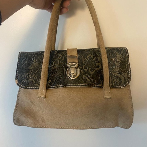 Leather handbag in the condition shown