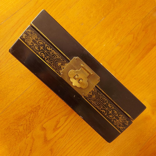 Antique Japanese jewelry box used with geishas mother-of-pearl inlay