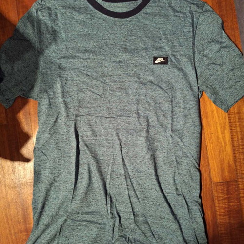 Nike sports shirt size M like new, unworn
