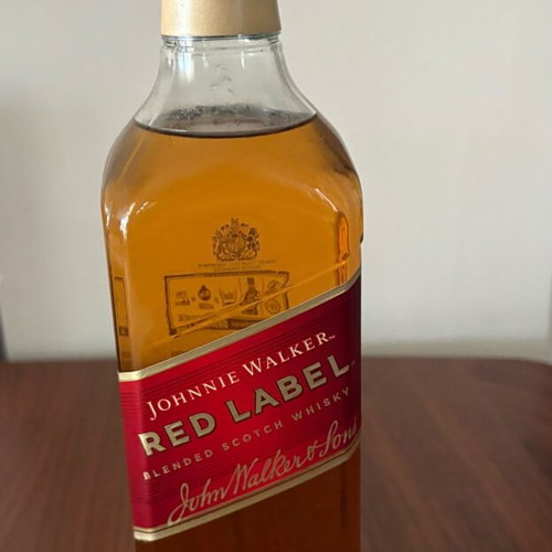 Johnnie Walker sealed 750 ml