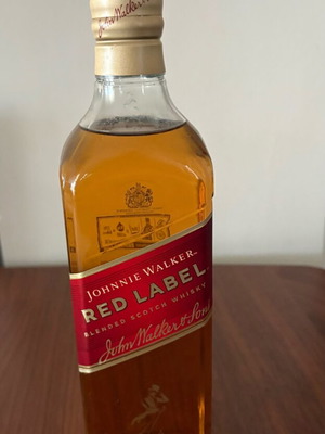Johnnie Walker sealed 750 ml
