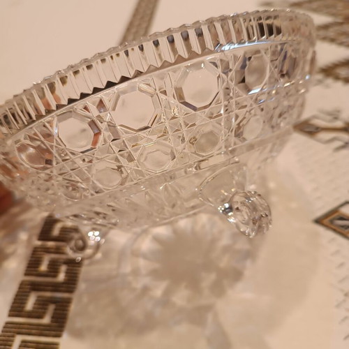 Glass vintage fondue bowl like new with embossed designs