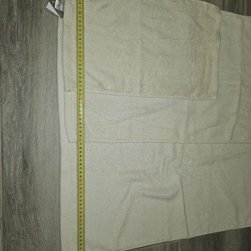 Towel set cream color, 3 pieces, new