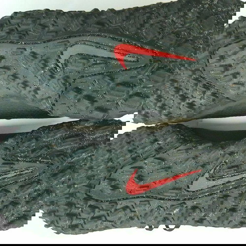 Αθλητικά παπούτσια ποδοσφαίρου σαν καινούργια, μέγεθος 39