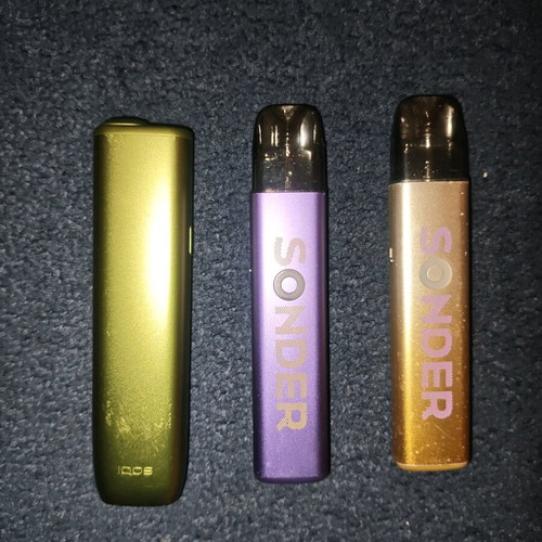 Συσκευή iQOS Iluma i One Leaf Green και 2 συσκευές Geek Vape Sonder Q2 Pod Kit 3ml μεταχειρισμένες