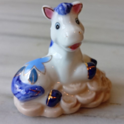 Porcelain figurine USSR 6/6.5 cm like new