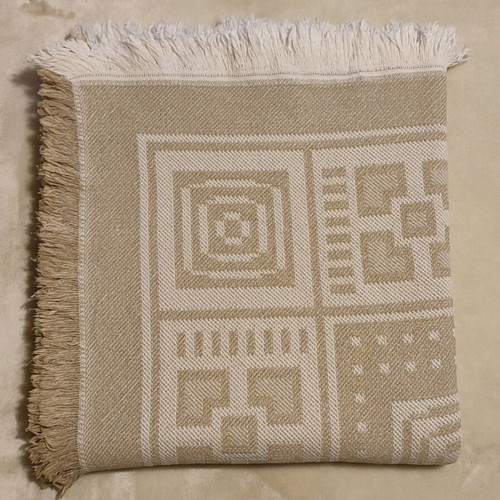 Nef-Nef beige-ecru throw like new with geometric pattern