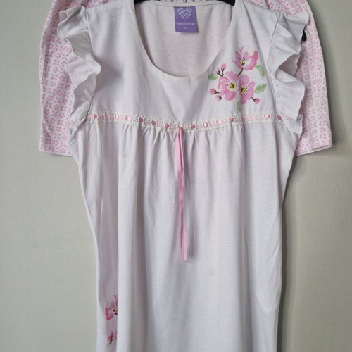 Noidinotte Medium pajama set like new, white with pink details