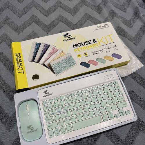 Keyboard and mouse set English BT like new
