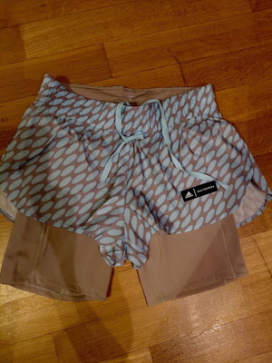 Adidas x Marimekko Split 2 in 1 Shorts new, size XS, multicolor