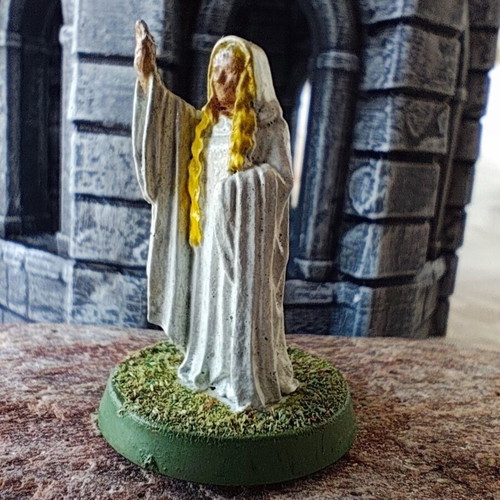 Lord of the Rings Galadriel metal miniature used, handpainted
