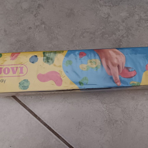 Finger paint in excellent condition