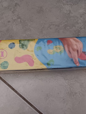 Finger paint in excellent condition