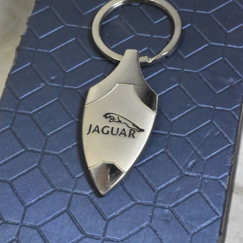 Jaguar vintage metal car keychain used, automobilia collectible