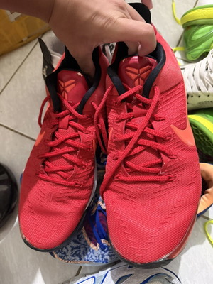 Nike Kobe athletic shoes size 44 like new, red