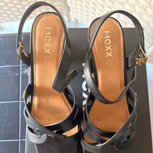 Mexx Riona Pisa black sandals size 40 like new