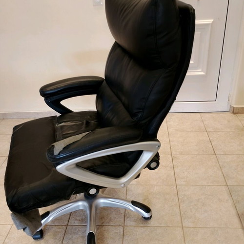 Office chair director used with 3 tears on leather upholstery