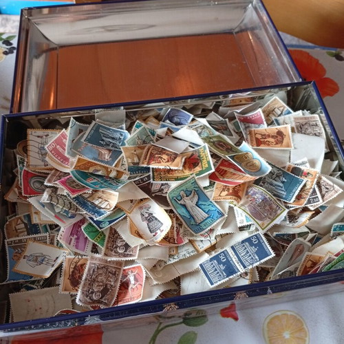 Stamps like new, over 1000 Greek and foreign with various themes