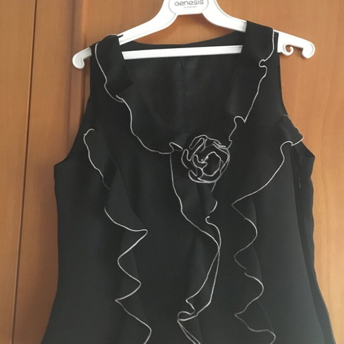 Women's Ananiki Black Blouse like new, size M