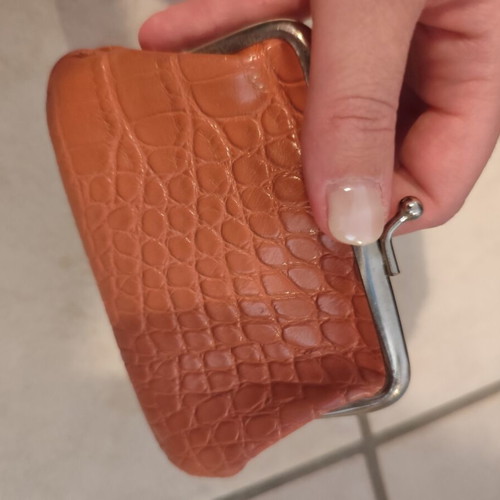 Coin purse coral like new