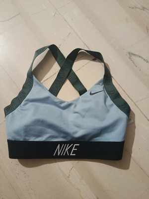 Μπουστάκι Nike Performance καινούργιο με cups XS/S