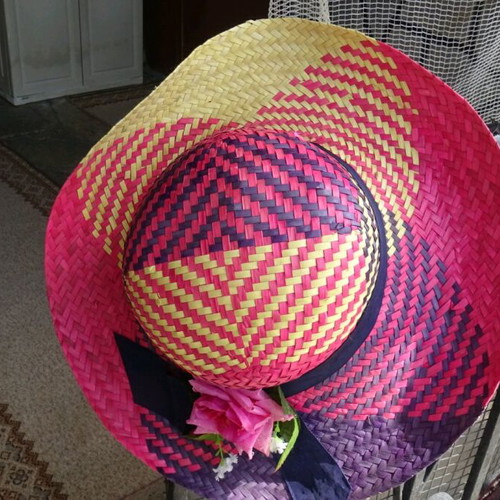Straw hat like new, multicolored