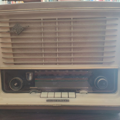 Telefunken D665 WK Trop radio used, 1950s tube model