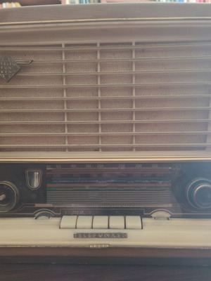 Telefunken D665 WK Trop radio used, 1950s tube model