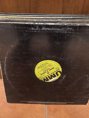 UMM 22 δίσκοι βινυλίου maxi single 12", house και disco house, G+