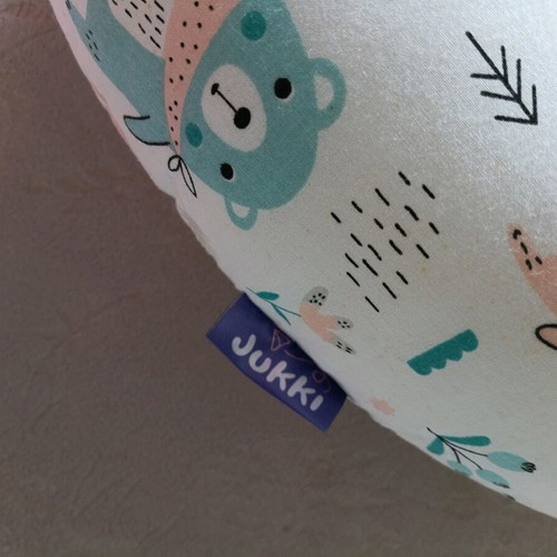 Jukki Nursing Pillow like new